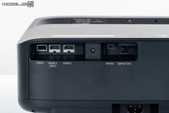 EPSON 國民雷射大電視 EH-LS300B 開箱體驗 120 吋大畫面輕鬆可得