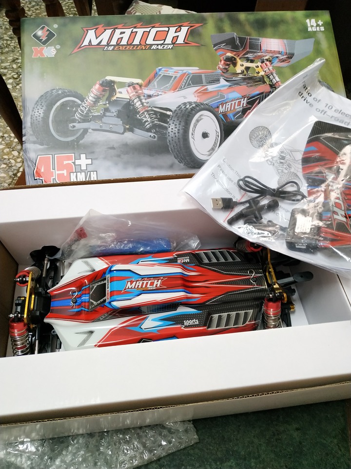 XK 104001 1/10 4WD 2.4G 競賽越野遙控車 開箱