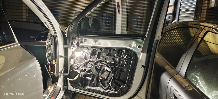 2016 Volvo XC90 D5 M+的DIY改裝Bowers&Wilkins音響升級歷程