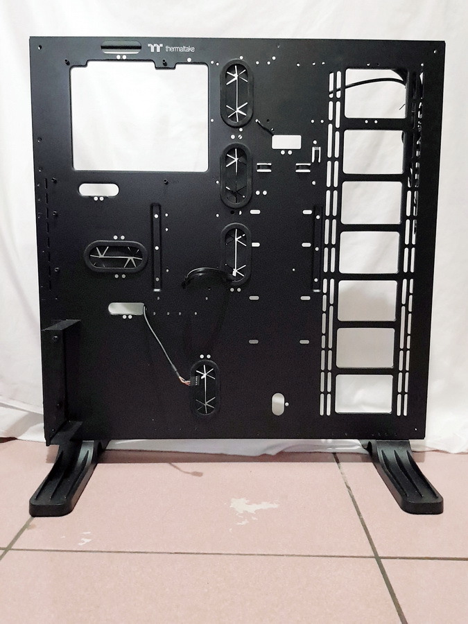 夠冷夠閃亮的一體式水冷散熱器 - 迎廣 InWin BR36