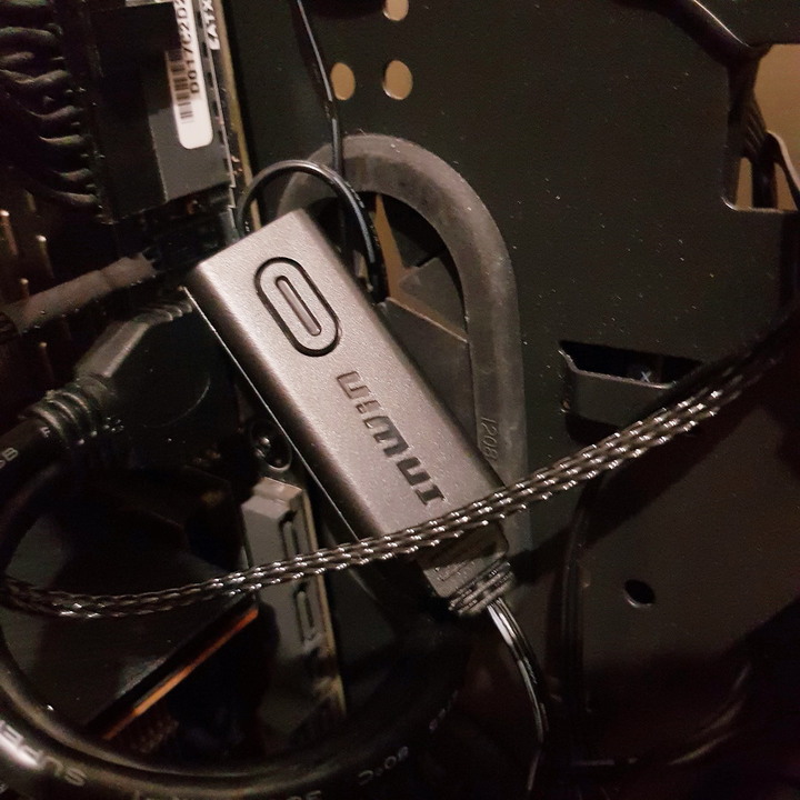 夠冷夠閃亮的一體式水冷散熱器 - 迎廣 InWin BR36