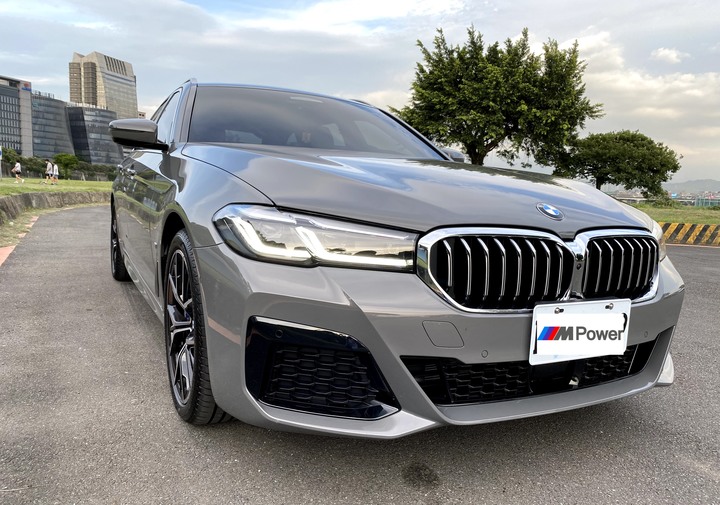 2021 BMW 520i Touring G31 C3E 簡易開箱分享文