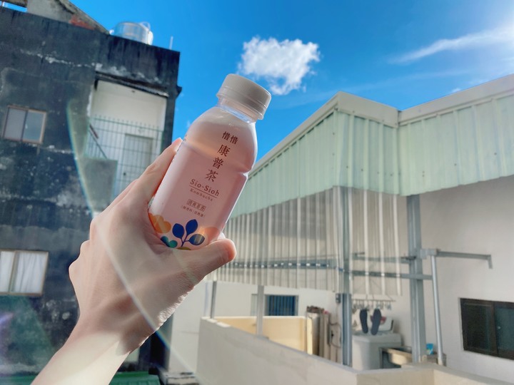 天氣熱就是要喝飲品~快來喝”惜惜康普茶”，清爽解膩的好茶！