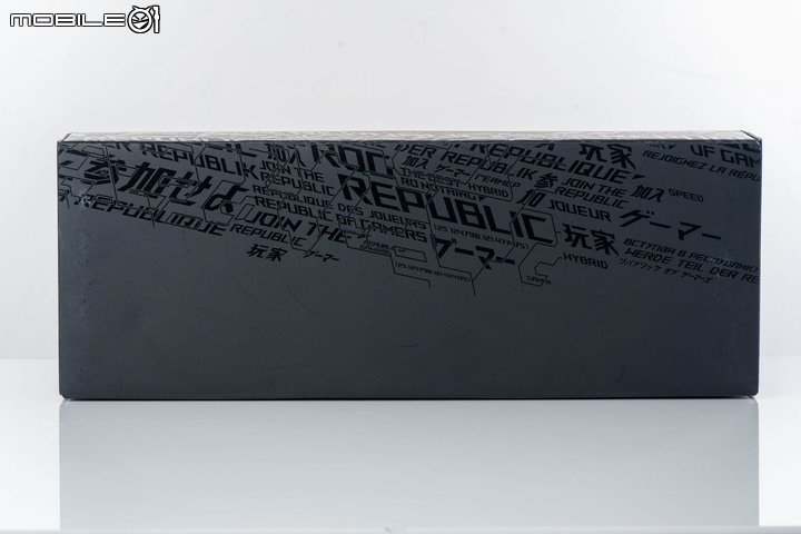 ROG SWIFT PG32UQX 電競螢幕開箱體驗 以 Mini LED 技術達成超細膩畫質演出