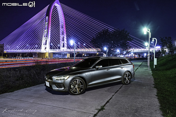 【Volvo V60 T6 Recharge 開箱】