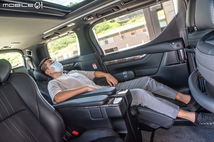 Toyota Alphard 新年式試駕|電子後視鏡加持、表現更臻完美!