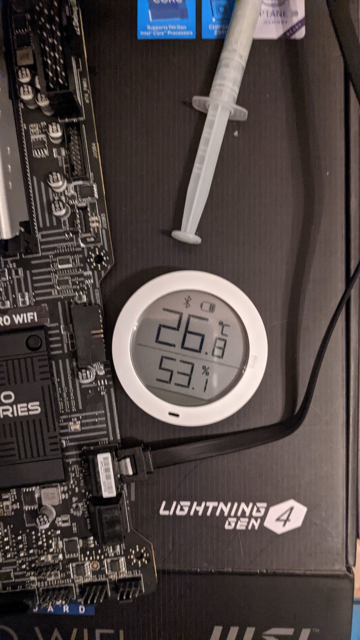 微星MSI MAG CoreLiquio 360R 簡易開箱 (更新 空冷利民TRUE Spirit 140 Power 單風扇水冷 MasterLiquid ML120L V2 RGB 雙風扇水冷 微星MAG CoreLiquio 240R 溫度測試對比) )