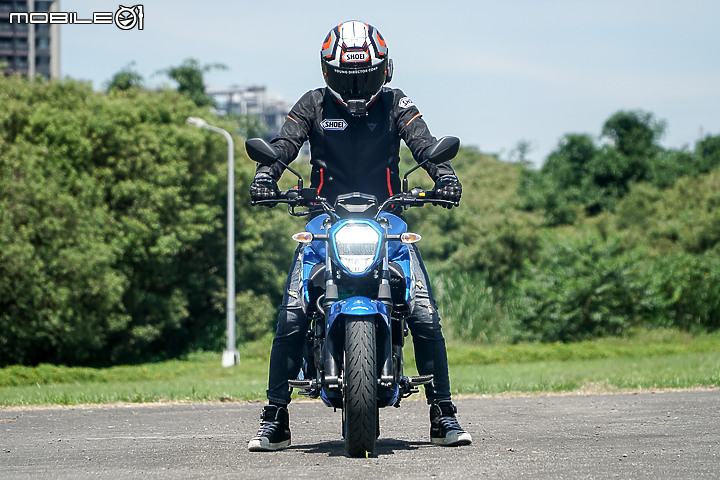 SUZUKI GIXXER 250 試駕｜當家油冷技術下放 日系白牌街跑新體驗