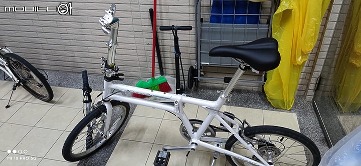 點我看大圖 騎捷安特CHRON3小折居然行駛中把手車身分離 人生跑馬燈畫面出現