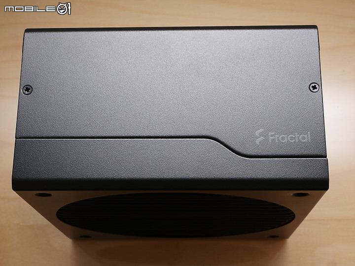 Dynamic 140 靜音風扇採用 Fractal Design ION Gold 850W 開箱