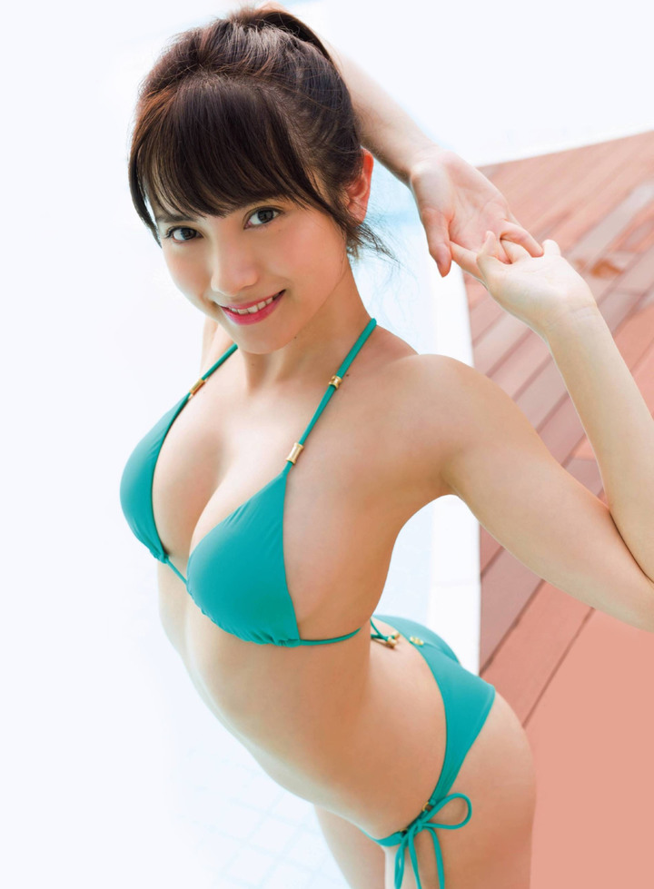 現役護士寫真偶像 桃月梨子