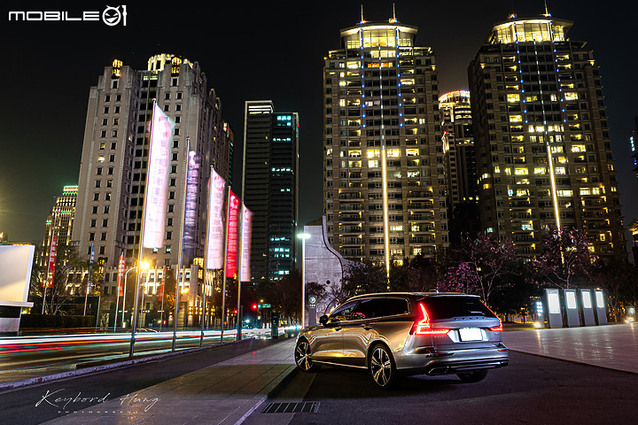 【Volvo V60 T6 Recharge 開箱】
