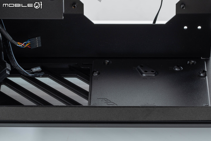 ROG Z11 電競機殼開箱試用 以斜向擺主機板真能提高性能?