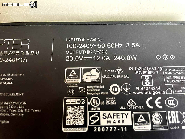 更多核更多執行緒的 ROG STRIX G15 實在太香了, 就挑一台配色騷包的來用吧