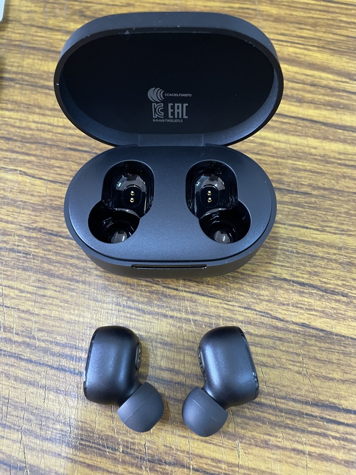 點我看大圖 小米 earbuds 遊戲版開箱