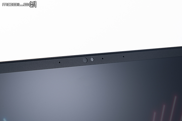 Razer Blade 15 Advanced with Thunderbolt 4 Chroma 薄型電競重磅效能