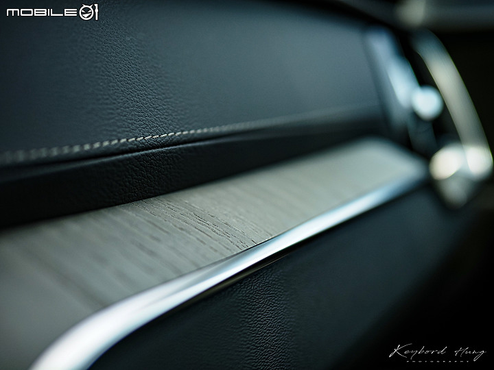 【Volvo V60 T6 Recharge 開箱】