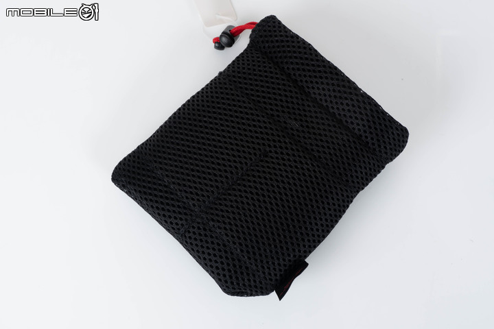 ROG SWIFT PG32UQX 電競螢幕開箱體驗 以 Mini LED 技術達成超細膩畫質演出