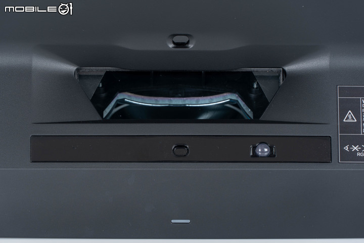 EPSON 國民雷射大電視 EH-LS300B 開箱體驗 120 吋大畫面輕鬆可得