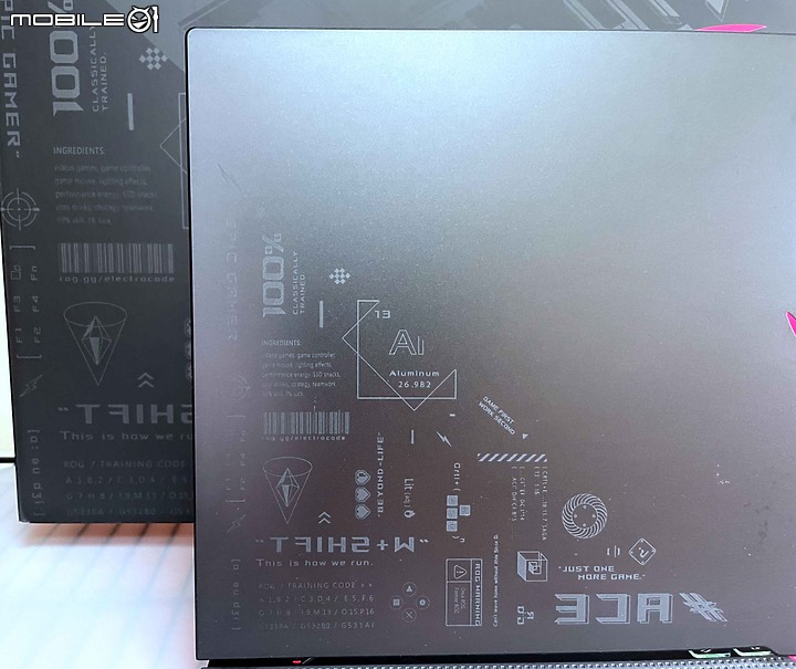 更多核更多執行緒的 ROG STRIX G15 實在太香了, 就挑一台配色騷包的來用吧