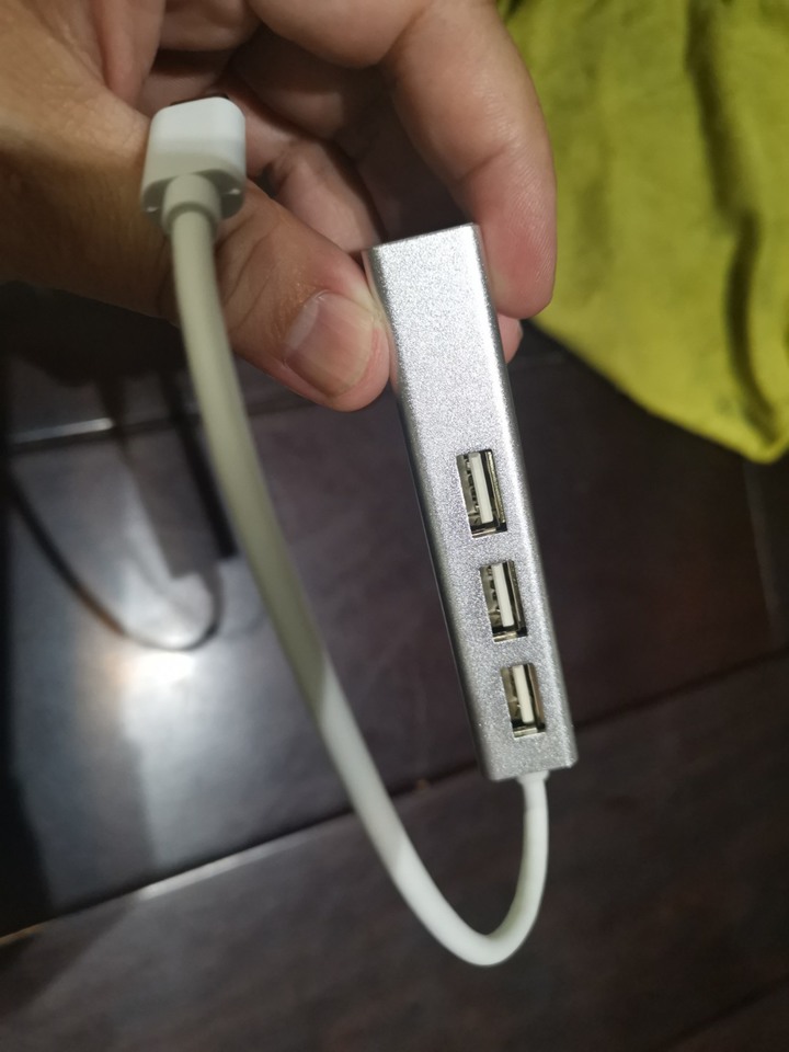 [開箱]萬元以下、窄邊框、輕量14"筆電