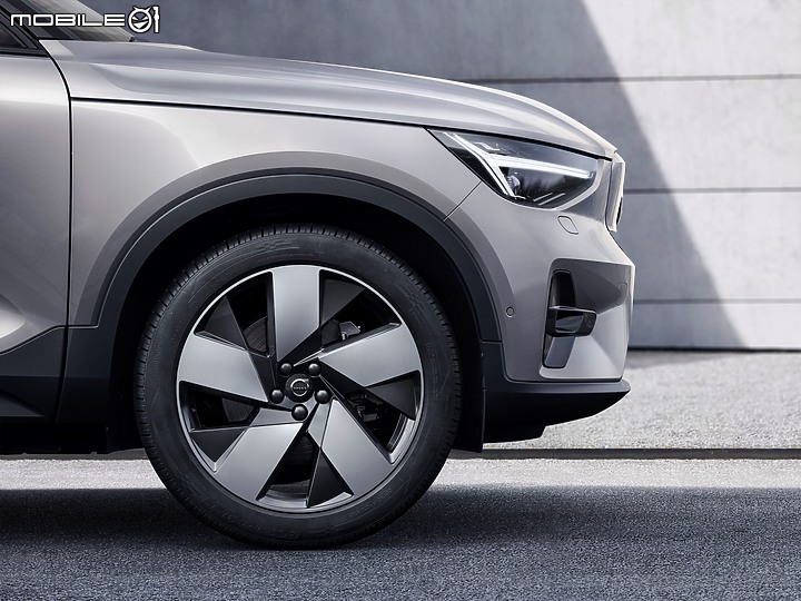 【海外新訊】Volvo 純電跑旅 C40 Recharge 歐洲上市,首度採用「線上訂購」銷售模式!