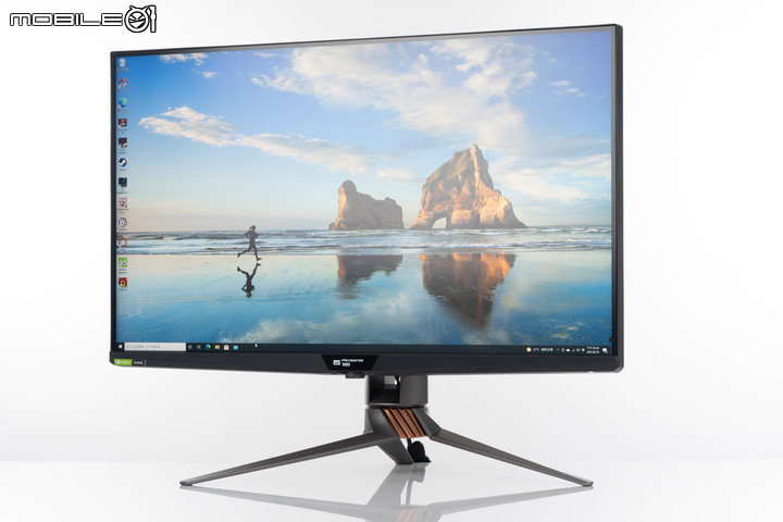 ROG SWIFT PG32UQX 電競螢幕開箱體驗 以 Mini LED 技術達成超細膩畫質演出