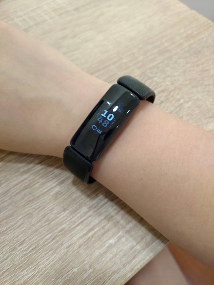 【開箱】Fitbit inspire 2 智慧手環簡單開箱
