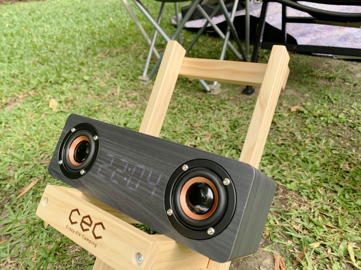 露營風格體驗 : SP09旗艦尊爵藍芽時鐘音箱，好音質成為你的戶外風格 !