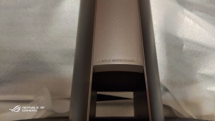 ROG PG32UQX - 4K 144Hz DSC Mini LED HDR顯示器之王(簡單開箱-圖文多)