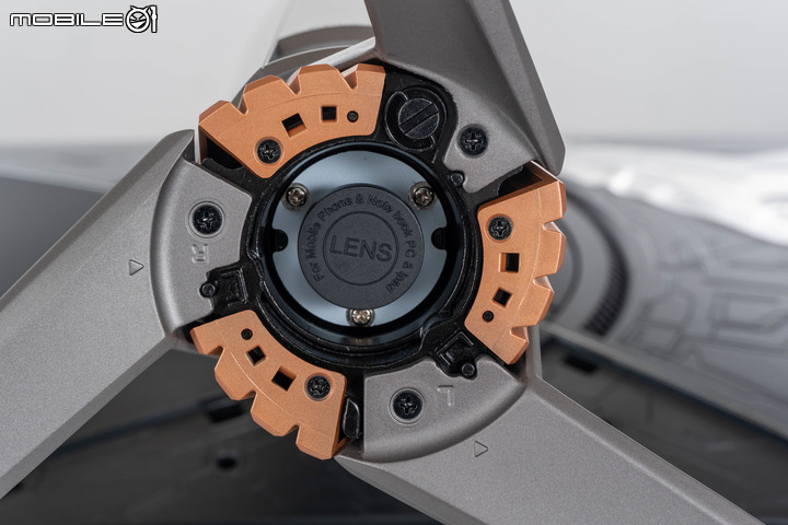 ROG SWIFT PG32UQX 電競螢幕開箱體驗 以 Mini LED 技術達成超細膩畫質演出