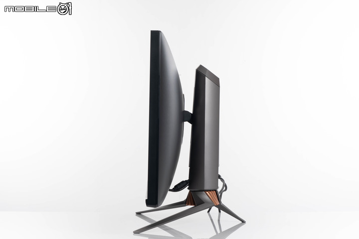 ROG SWIFT PG32UQX 電競螢幕開箱體驗 以 Mini LED 技術達成超細膩畫質演出