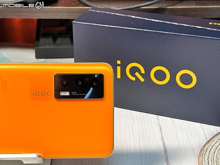 「 開箱 」iQOO Neo 5 簡單開箱 - 與 Vivo X60 Pro 高度相似,挑戰拍照最美遊戲手機