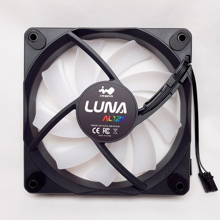 夠冷夠閃亮的一體式水冷散熱器 - 迎廣 InWin BR36