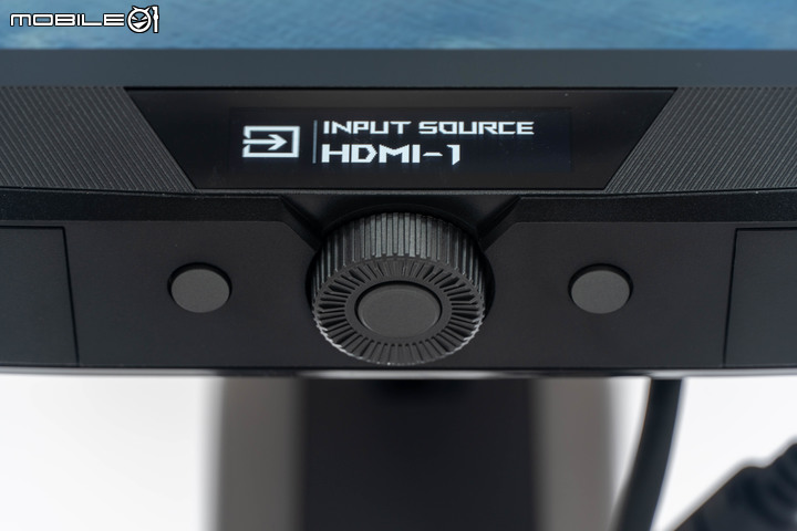 ROG SWIFT PG32UQX 電競螢幕開箱體驗 以 Mini LED 技術達成超細膩畫質演出
