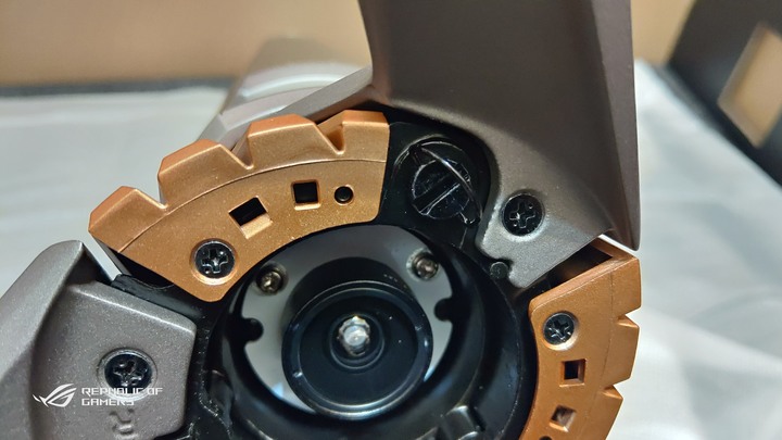 ROG PG32UQX - 4K 144Hz DSC Mini LED HDR顯示器之王(簡單開箱-圖文多)