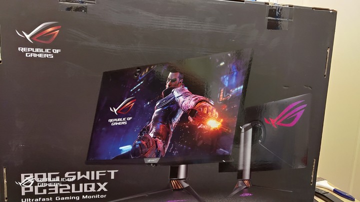 ROG PG32UQX - 4K 144Hz DSC Mini LED HDR顯示器之王(簡單開箱-圖文多)