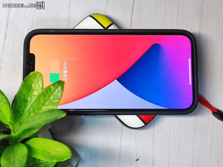 IDMIX MR CHARGER CH06 Pro 萬能行動電源 – 充電器、行動電源、無線充電多功能產品