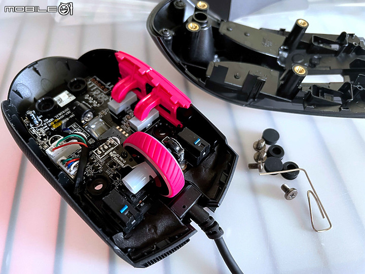 更多核更多執行緒的 ROG STRIX G15 實在太香了, 就挑一台配色騷包的來用吧