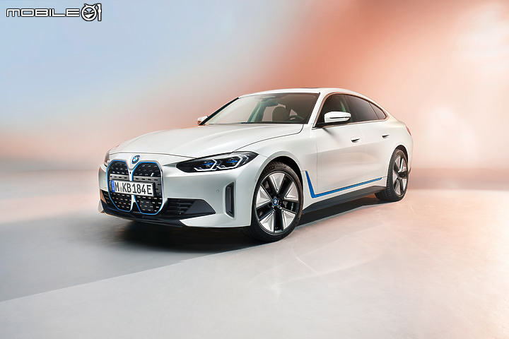 【海外情報】BMW i4內裝首度曝光,「曲面雙螢幕」成視覺焦點!