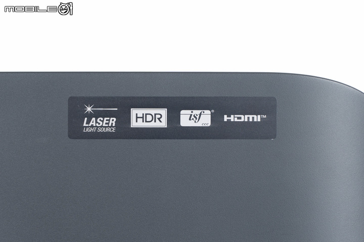 EPSON 國民雷射大電視 EH-LS300B 開箱體驗 120 吋大畫面輕鬆可得
