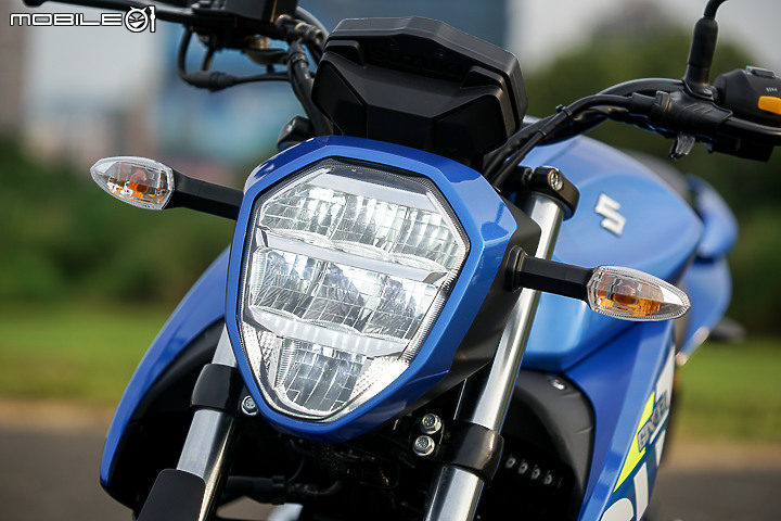 SUZUKI GIXXER 250 試駕｜當家油冷技術下放 日系白牌街跑新體驗