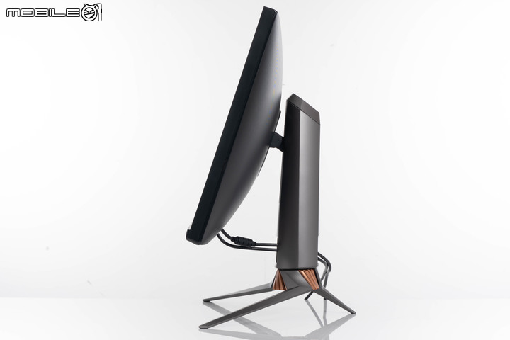 ROG SWIFT PG32UQX 電競螢幕開箱體驗 以 Mini LED 技術達成超細膩畫質演出
