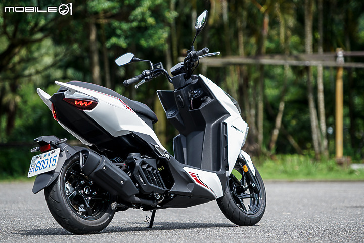 SYM DRG BT R-Edition 試駕|標配 TCS 循跡防滑 七期更有力