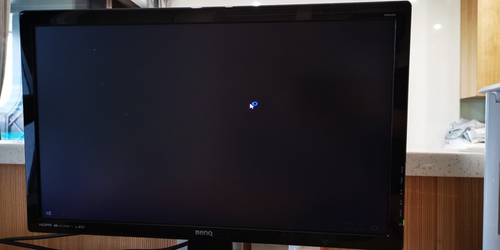 電腦忽然黑屏閃爍@@