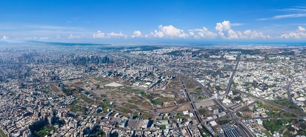 「台中綠寶石」躍台灣之光!水泥地變綠地,獲建築奧斯卡殊榮