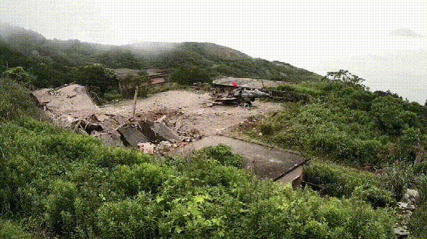 150公里外的中國03式远火实弹射击 ，精确命中酷似爱国者导弹靶标！