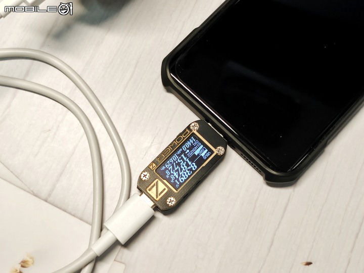 IDMIX MR CHARGER CH06 Pro 萬能行動電源 – 充電器、行動電源、無線充電多功能產品