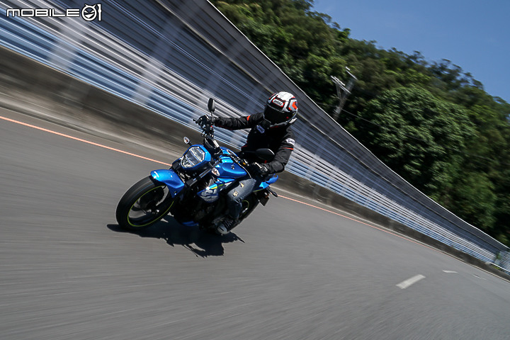 SUZUKI GIXXER 250 試駕｜當家油冷技術下放 日系白牌街跑新體驗