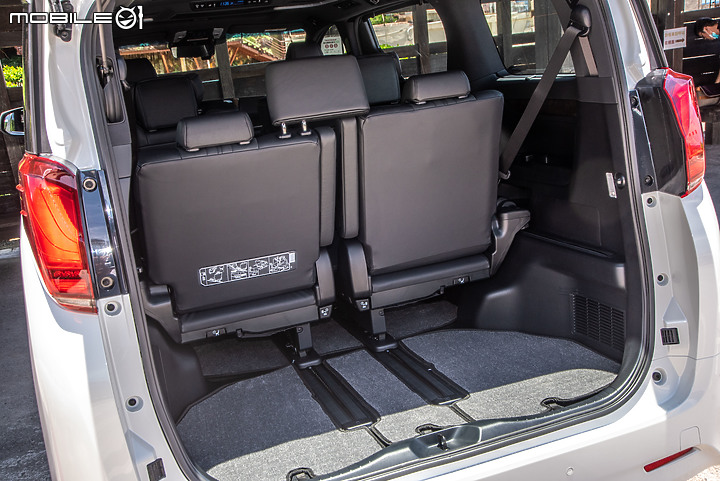 Toyota Alphard 新年式試駕|電子後視鏡加持、表現更臻完美!